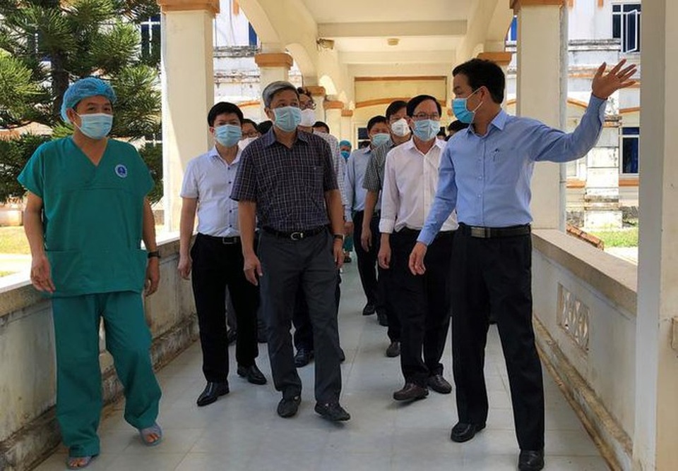 Quảng Ngãi: Thứ trưởng Y tế yêu cầu truy vết F1 tiếp xúc ca mắc Covid-19 - 2 Quảng Ngãi: Thứ trưởng Y tế yêu cầu truy vết F1 tiếp xúc ca mắc Covid-19 - 2