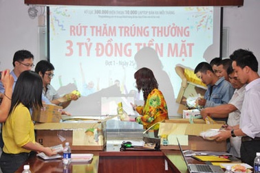 Khách hàng đầu tiên trúng 1 tỷ đồng tại Thegioididong.com