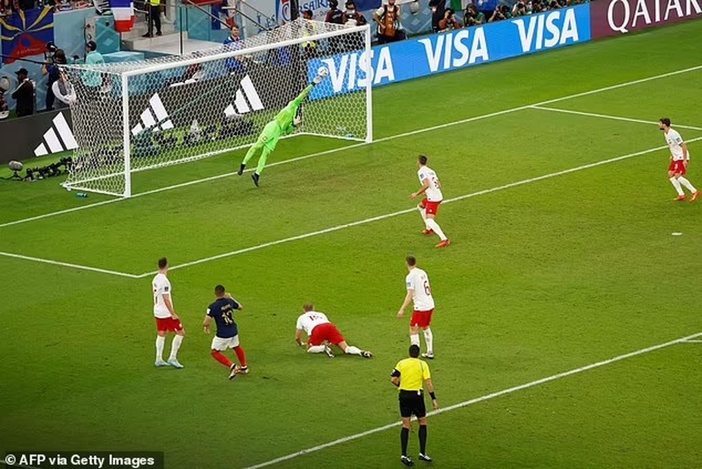 Kylian Mbappe xô đổ kỷ lục khó phá của Vua bóng đá Pele - 1 Kylian Mbappe xô đổ kỷ lục khó phá của Vua bóng đá Pele - 1