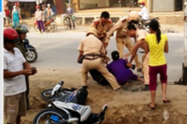 Có hay không chuyện CSGT đánh người vi phạm?