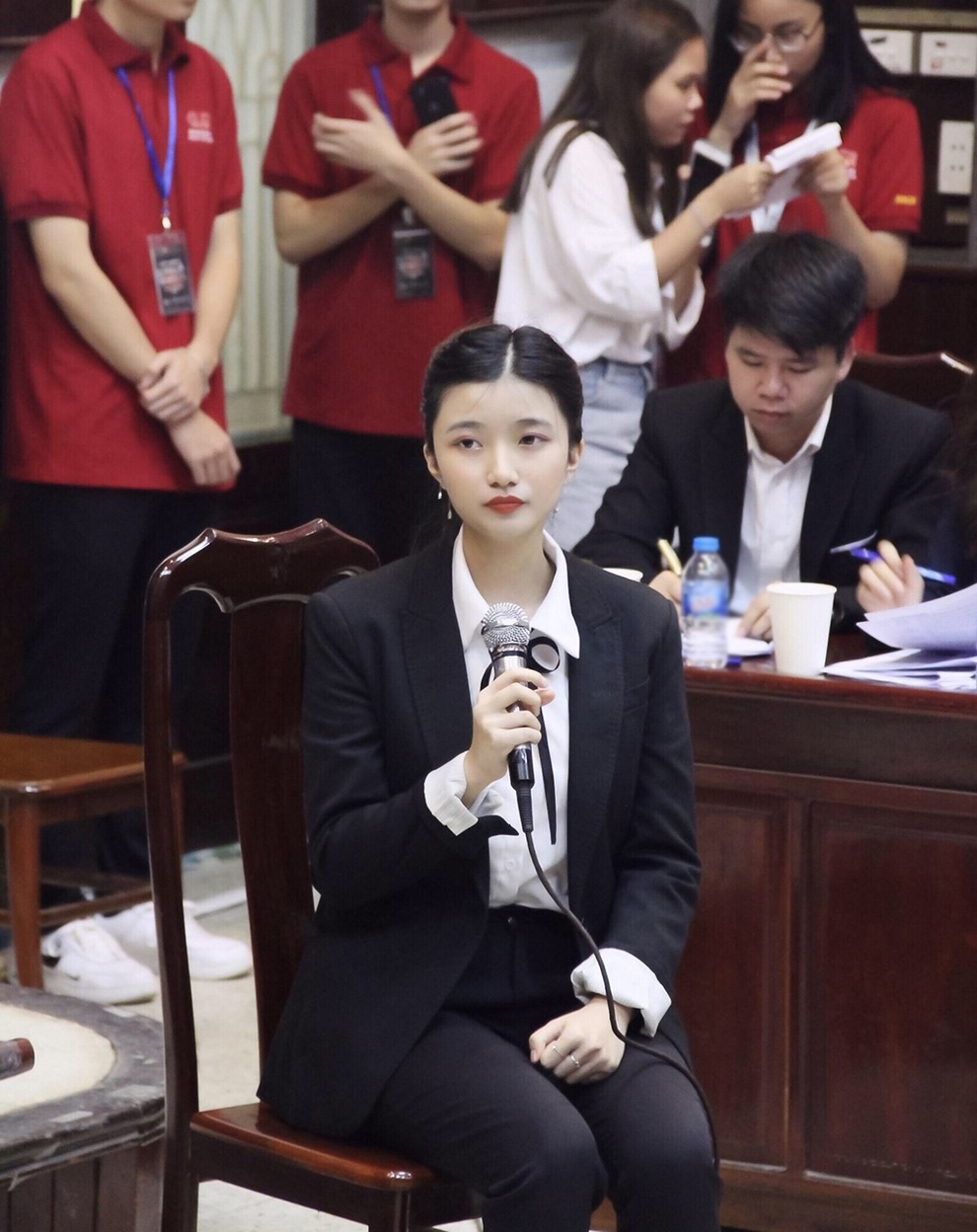 Nữ sinh Luật xinh đẹp, đa tài: Luôn cố gắng để bản thân bận rộn - 2 Nữ sinh Luật xinh đẹp, đa tài: Luôn cố gắng để bản thân bận rộn - 2