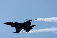 Tiêm kích F-16 của Ukraine rơi trong lúc chặn hỏa lực Nga