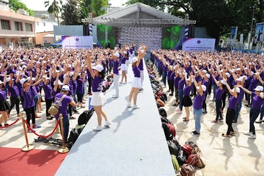 Hàng trăm sinh viên nhảy Flashmob kêu gọi không hút thuốc lá