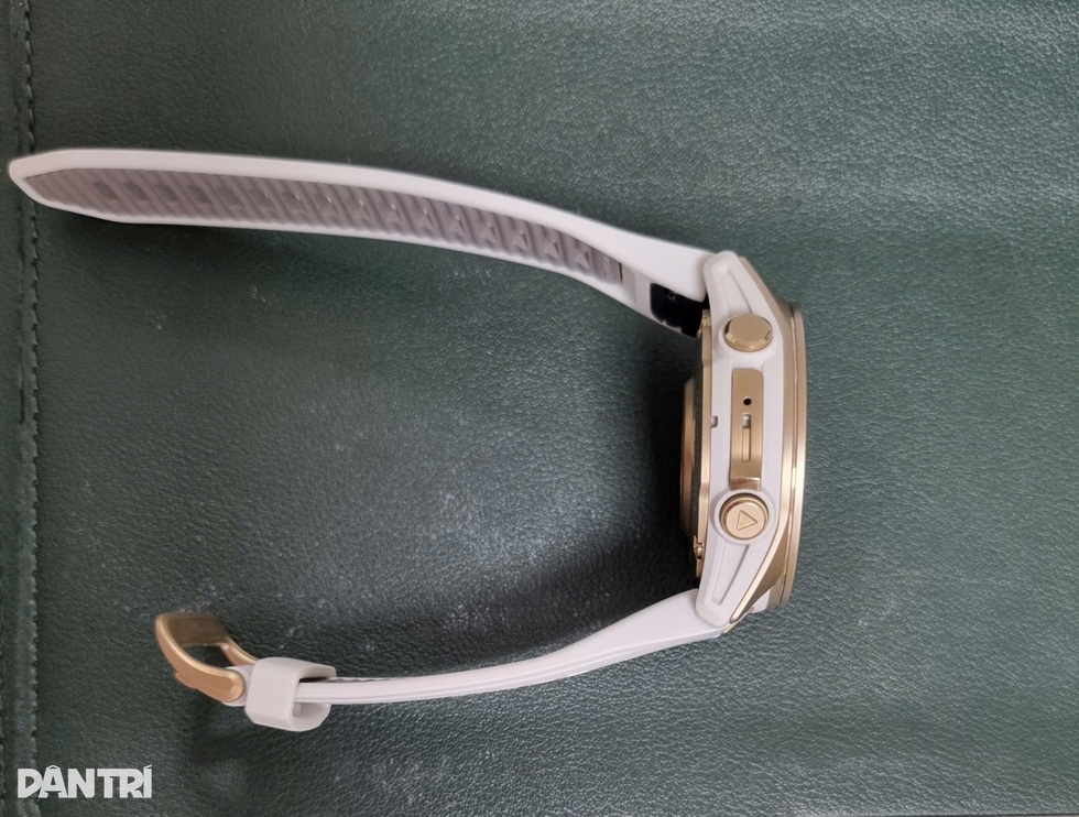 Mở hộp đồng hồ Garmin Fenix 8 vừa ra mắt - 3 Mở hộp đồng hồ Garmin Fenix 8 vừa ra mắt - 3