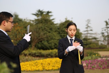 Trung Quốc: Dịch vụ "Tảo mộ online" trong Tết Thanh minh thời Covid-19