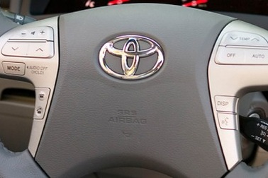 Mỹ mở rộng điều tra lỗi túi khí 