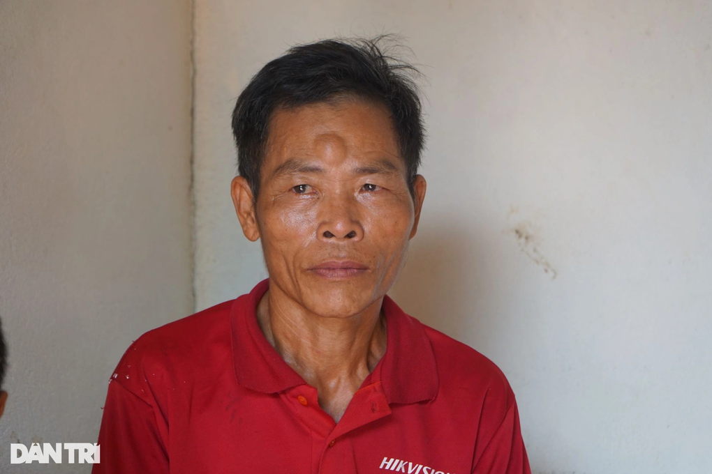 Tuổi thơ bất hạnh, mẹ mất, bố bỏ đi, cậu bé sống bên ông nội bị câm điếc - 4 Tuổi thơ bất hạnh, mẹ mất, bố bỏ đi, cậu bé sống bên ông nội bị câm điếc - 4