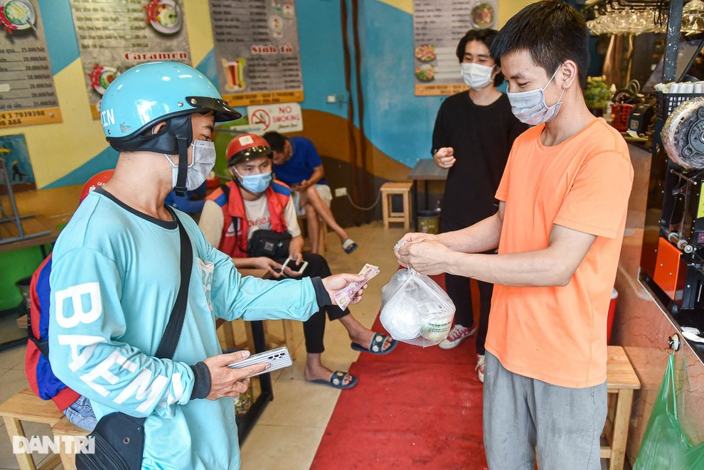 Quán chè Thái đắt khách nhất nhì ở Hà Nội, mỗi ngày bán hơn 1000 cốc - 5 Quán chè Thái đắt khách nhất nhì ở Hà Nội, mỗi ngày bán hơn 1000 cốc - 5