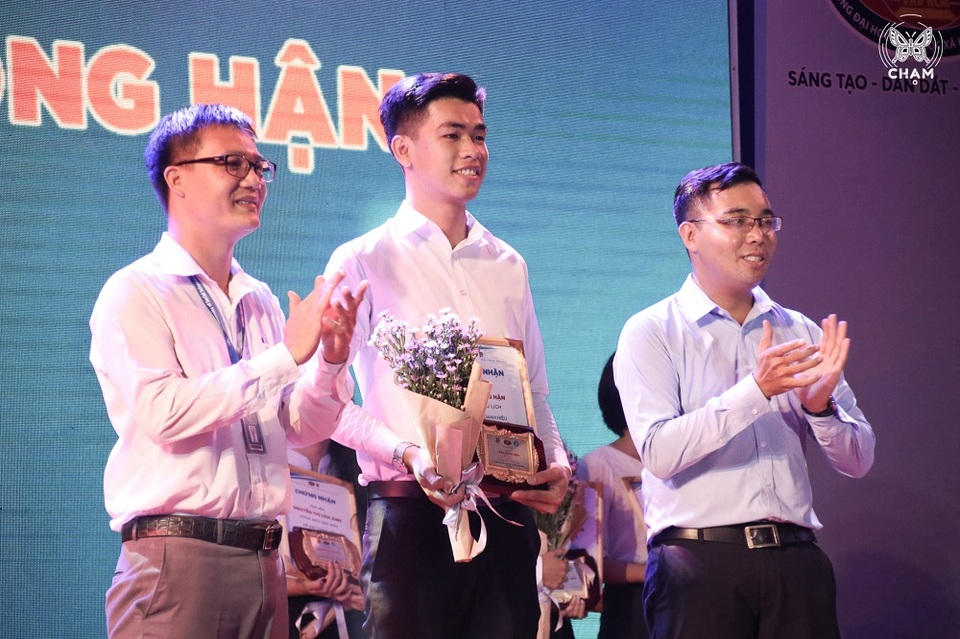 Chàng sinh viên 5 tốt và khát vọng thoát nghèo bằng phát triển du lịch - 2 Chàng sinh viên 5 tốt và khát vọng thoát nghèo bằng phát triển du lịch - 2