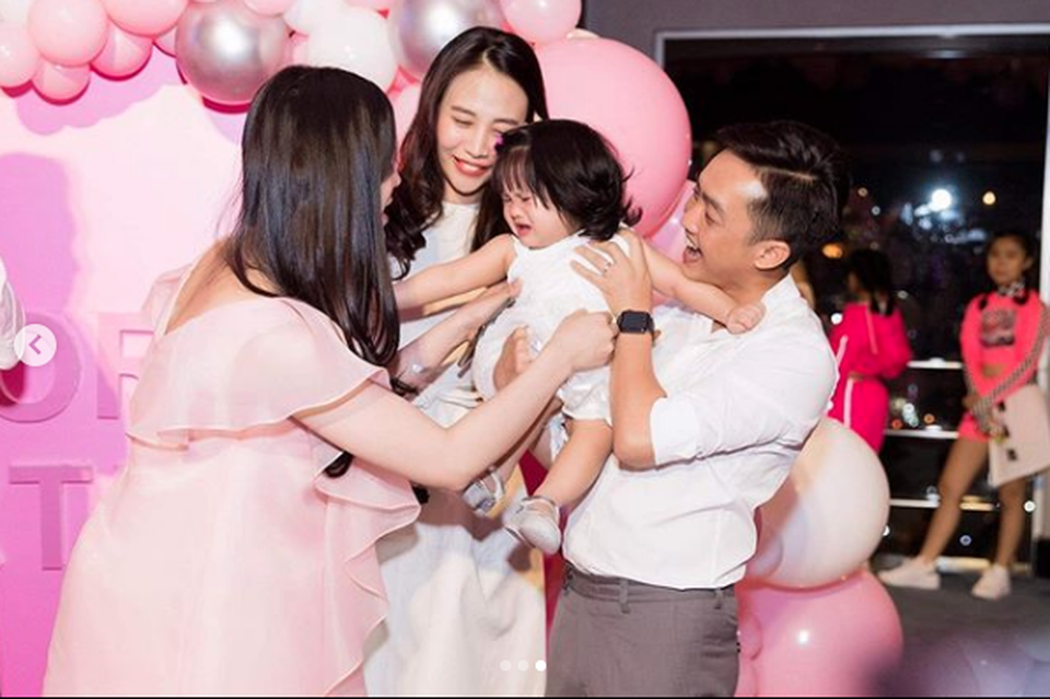 Cường Đôla và chân dài xứ Lạng ra sao sau đám cưới ngập siêu xe? - 13 Cường Đôla và chân dài xứ Lạng ra sao sau đám cưới ngập siêu xe? - 13