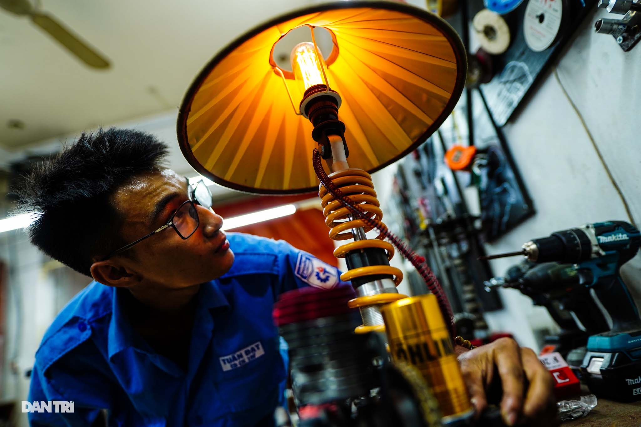 Chàng trai bất trị trở thành nghệ nhân decor cơ khí từ phụ tùng xe cũ - 11 Chàng trai bất trị trở thành nghệ nhân decor cơ khí từ phụ tùng xe cũ - 11