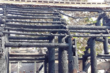 Chưa cấp phép xây dựng Hậu cung ngôi đình gần 350 tuổi bị cháy