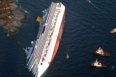 Loạt video về tàu du lịch Costa Concordia gặp nạn 