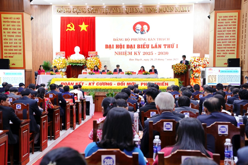 Thường trực Ban Bí thư dự Đại hội Đảng bộ lần thứ nhất phường Bàn Thạch - 1 Thường trực Ban Bí thư dự Đại hội Đảng bộ lần thứ nhất phường Bàn Thạch - 1