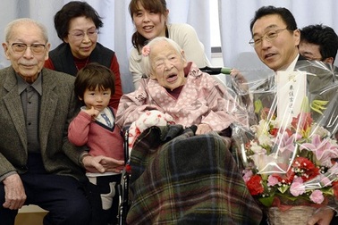 Người già nhất thế giới mừng thọ 117 tuổi