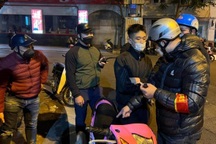 Cảnh sát mặc thường phục có quyền dừng xe vi phạm giao thông?