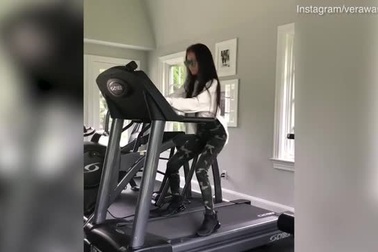 Bí quyết sở hữu thân hình nuột nà của nhà thiết kế thời trang Vera Wang