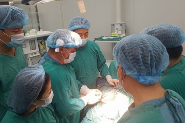 Chuyện về “thầy giáo” 71 tuổi của những bác sỹ Cu Ba