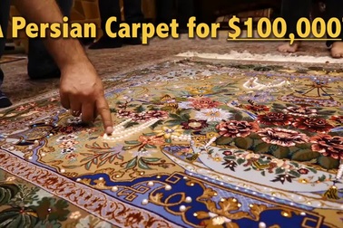 Loại thảm dát vàng 18 carat và ngọc trai, có giá bằng cả căn nhà