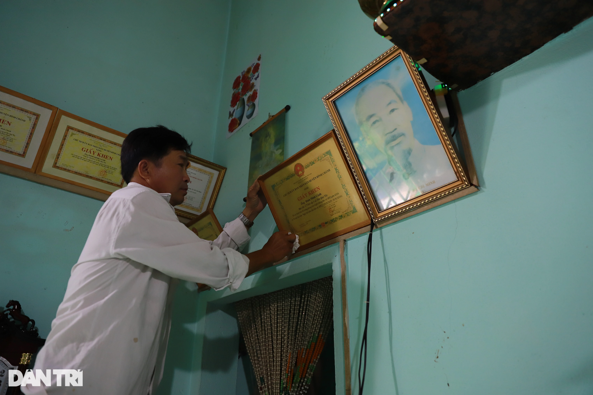 Người đàn ông gần 20 năm đấu tranh chống đinh tặc - 13 Người đàn ông gần 20 năm đấu tranh chống đinh tặc - 13