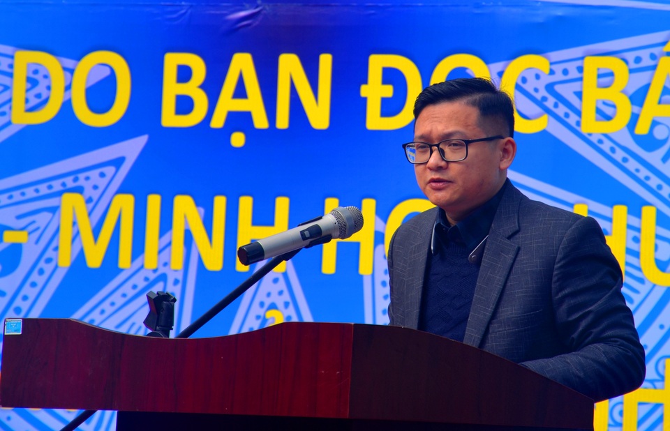 Người dân vùng rốn lũ vui mừng khánh thành xóm nhà phao cứu sinh - 5 Người dân vùng rốn lũ vui mừng khánh thành xóm nhà phao cứu sinh - 5