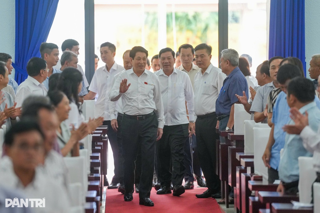 Chủ tịch nước Lương Cường tiếp xúc cử tri TPHCM trước thềm kỳ họp Quốc hội - 1