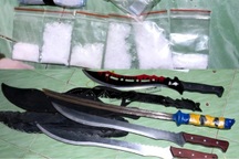 Kiểm tra nơi cất ma túy, phát hiện đối tượng "găm" nhiều hung khí nguy hiểm