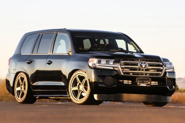 Land Cruiser có thể mạnh hơn cả Bentley Bentayga