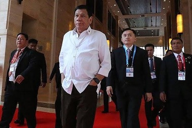 Tổng thống Duterte thăm Campuchia, tìm kiếm sự đồng thuận trong khối ASEAN
