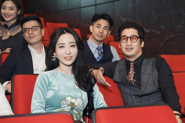 Ngọc Quỳnh "Hoa hồng trên ngực trái" đang yêu diễn viên Thùy Anh?