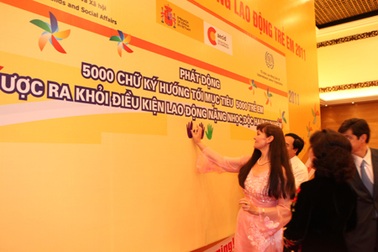 5.000 chữ ký đưa trẻ em thoát khỏi điều kiện lao động nguy hiểm