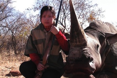 Người Việt chi 22 triệu USD săn tê giác Nam Phi