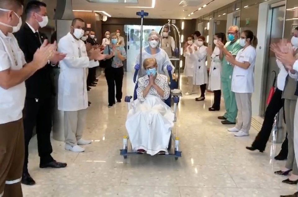 Cụ bà 97 tuổi nhiễm Covid-19 được chữa khỏi ở Brazil - 1