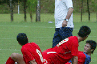 HLV Calisto bổ sung thêm trung vệ 