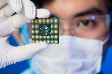 Công ty Nhật tăng 40% lương khởi điểm để tìm "nhân tài chip bán dẫn"