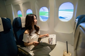 Ngồi khoang khách máy bay thưởng thức cà phê ngay giữa phố Hà Nội