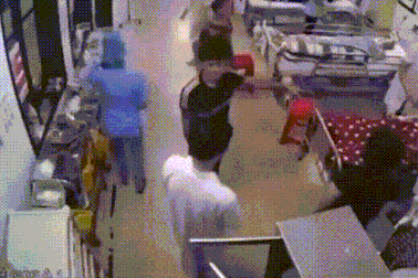 Liên tiếp các vụ đánh nhân viên y tế: Có nên dạy võ cho bác sĩ?