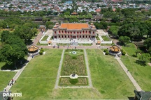 Nơi vua Bảo Đại đọc chiếu thoái vị, trao ấn kiếm, về ở khi thành công dân