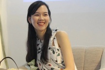Nữ nhà văn trẻ bối rối nói về "nghề nhà văn", tiết lộ hậu trường của nghề