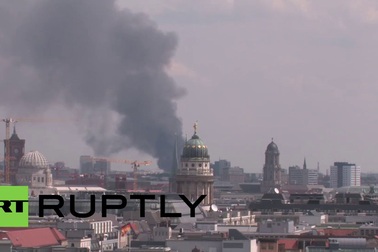 Cháy lớn cạnh chợ Đồng Xuân ở Berlin
