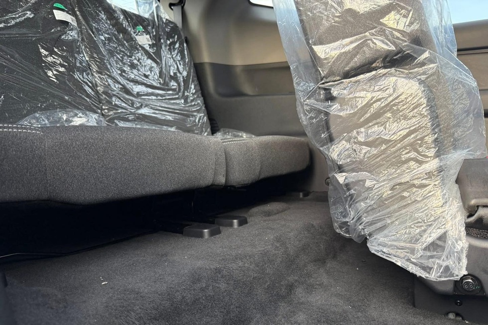 Soi VinFast Limo Green: Nội thất rộng rãi, thực dụng cho xe dịch vụ - 6 Soi VinFast Limo Green: Nội thất rộng rãi, thực dụng cho xe dịch vụ - 6