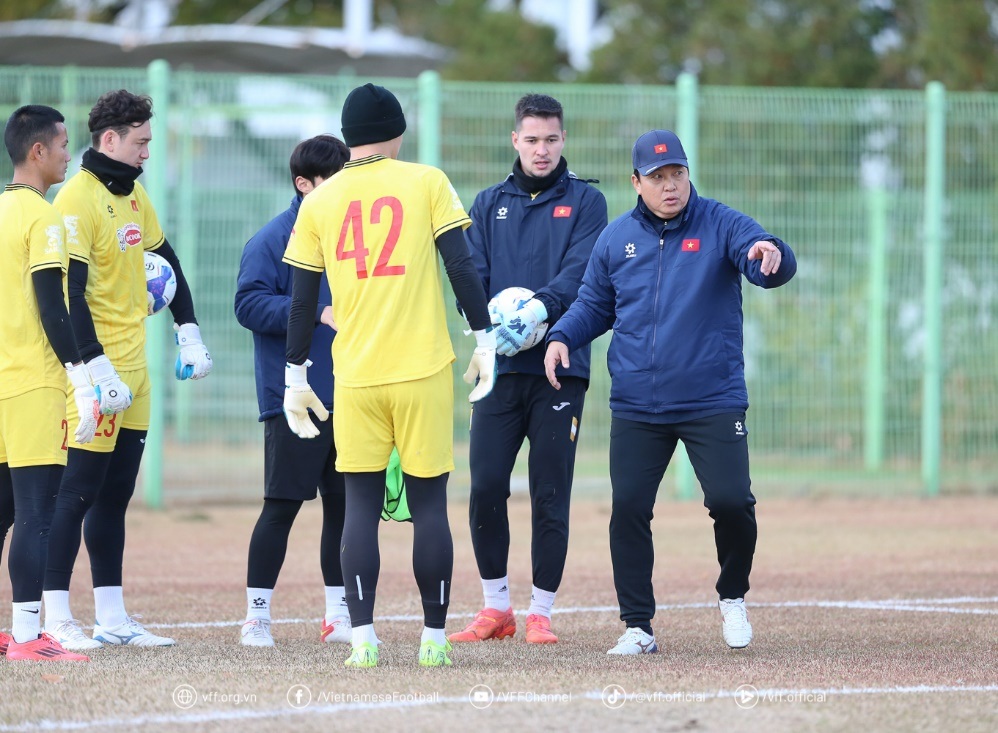 Timnas Vietnam berlatih di Korea, sambut pelatih kiper Lee Won Jae - 3 Tuyển Việt Nam tập luyện ở Hàn Quốc, đón chào HLV thủ môn Lee Won Jae - 3