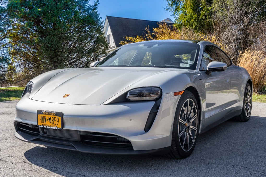Chiếc xe điện Porsche mất giá một nửa chỉ sau hai năm - 1 Chiếc xe điện Porsche mất giá một nửa chỉ sau hai năm - 1