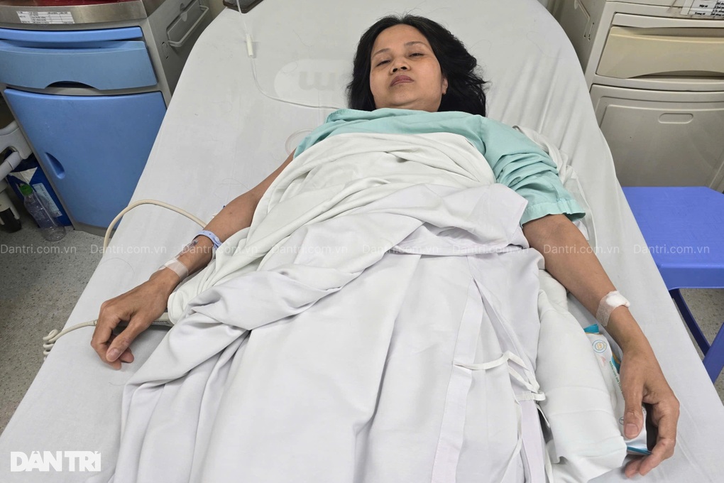 Mẹ đơn thân suy thận giai đoạn cuối, ôm con tự kỷ cầu xin sự sống - 4 Mẹ đơn thân suy thận giai đoạn cuối, ôm con tự kỷ cầu xin sự sống - 4