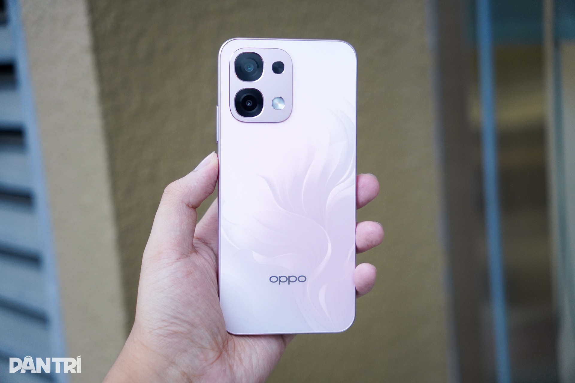 OPPO A6 Pro Test: Schlankes und leichtes Design, starker Akku, eingeschränkte Kamera – 3 Đánh giá OPPO A6 Pro: Thiết kế mỏng nhẹ, pin khỏe, camera còn hạn chế - 3