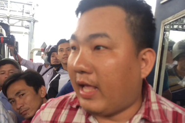 Trạm BOT Cần Thơ - Phụng Hiệp kẹt cứng kéo dài 2-3km