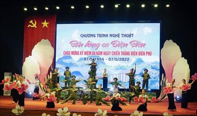 Tiết mục biểu diễn trong Chương trình nghệ thuật “Bản hùng ca Điện Biên”.