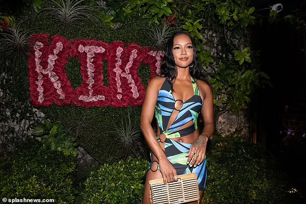 Người mẫu gốc Việt Karrueche Tran mặc bốc lửa đi dự tiệc - 7 Người mẫu gốc Việt Karrueche Tran mặc bốc lửa đi dự tiệc - 7