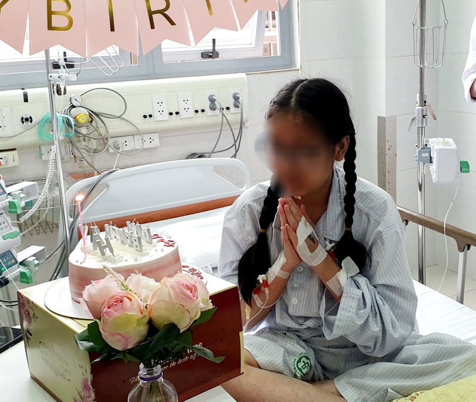 Những hình ảnh cảm động trong bệnh viện giữa tâm dịch Covid-19 - 2 Những hình ảnh cảm động trong bệnh viện giữa tâm dịch Covid-19 - 2