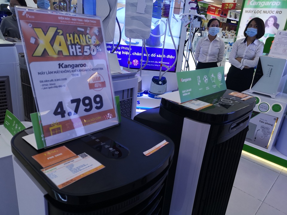 Chú ý khi mua hàng điện tử trưng bày giảm tới 70% so với giá bán mới - 6 Chú ý khi mua hàng điện tử trưng bày giảm tới 70% so với giá bán mới - 6